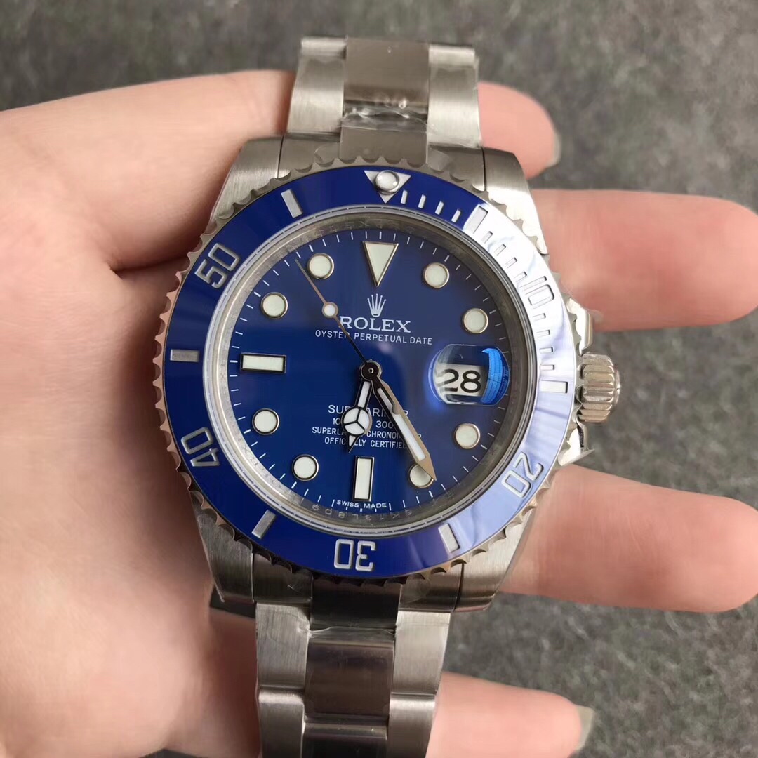 The Rolex Submariner series, black and green water ghost. The Rolex Submariner series, black and green water ghost.