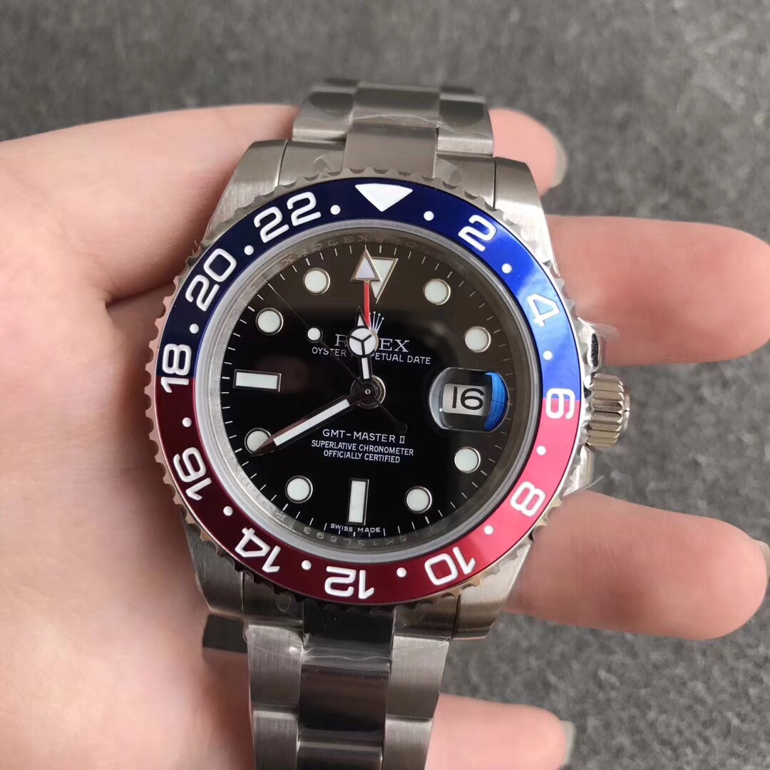 The Rolex Submariner series, black and green water ghost. The Rolex Submariner series, black and green water ghost.