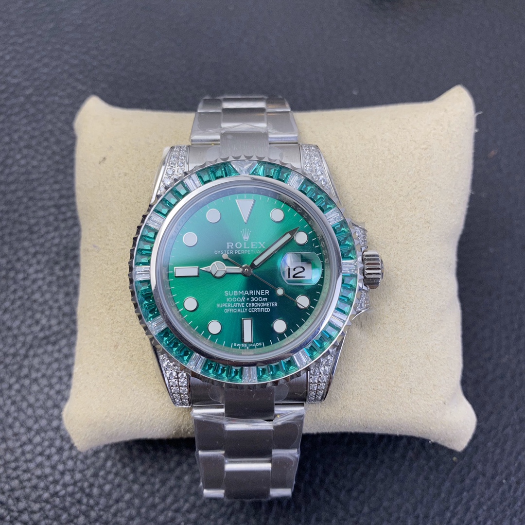 Rolex Submariner Series, Custom High-End Edition with Diamond Setting Rolex Submariner Series, Custom High-End Edition with Diamond Setting