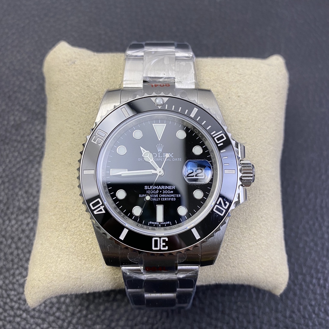Rolex Submariner “Green Hulk” 40 Series, Custom Edition with 3135 Movement Rolex Submariner “Green Hulk” 40 Series, Custom Edition with 3135 Movement
