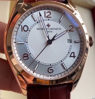 Vacheron Constantin Quai de l’Ile Collection Men’s Luxury Watch Vacheron Constantin Quai de l’Ile Collection Men’s Luxury Watch