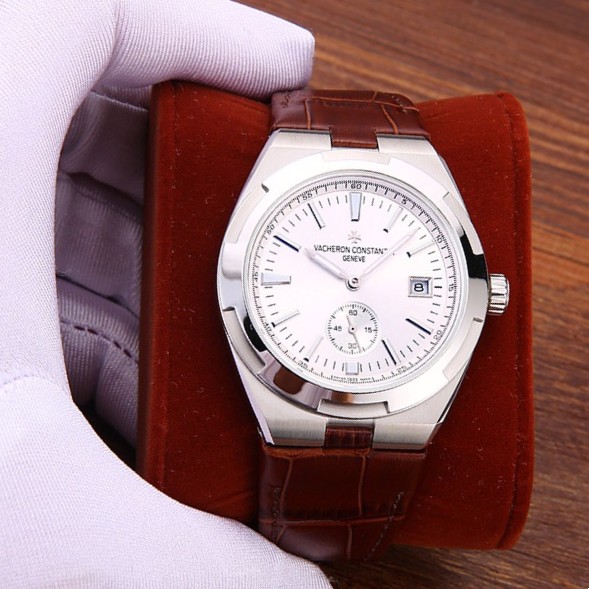 Vacheron Constantin Overseas Collection Men’s 2-Hand Semi-Mechanical Wristwatch Vacheron Constantin Overseas Collection Men’s 2-Hand Semi-Mechanical Wristwatch