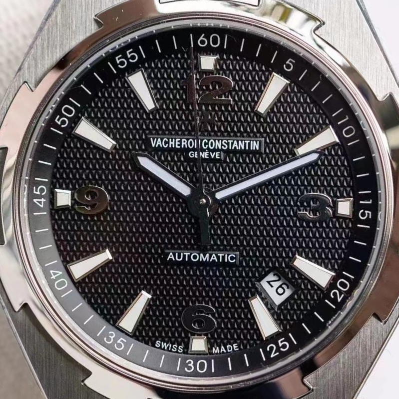 Vacheron Constantin Overseas Collection Men’s 3-Hand Mechanical Wristwatch Vacheron Constantin Overseas Collection Men’s 3-Hand Mechanical Wristwatch