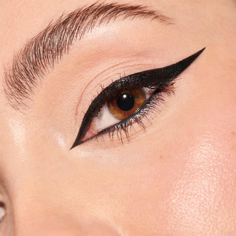 Delineador Em Gel Cremoso Inglot Amc Preto 77 5,5 g Delineador Em Gel Cremoso Inglot Amc Preto 77 5,5 g