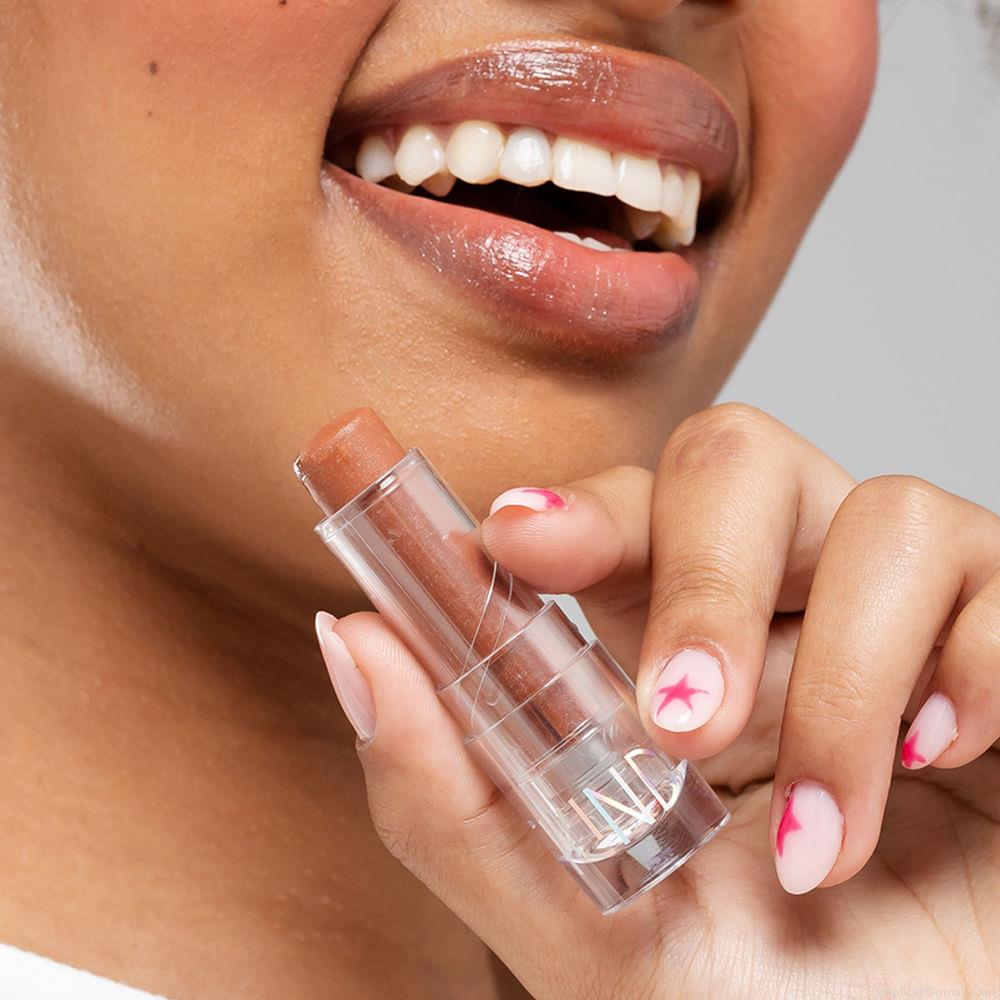 Balm Labial Kind Beauty Marrom Perfeito FPS 20 FPUVA 7 6 g Balm Labial Kind Beauty Marrom Perfeito FPS 20 FPUVA 7 6 g