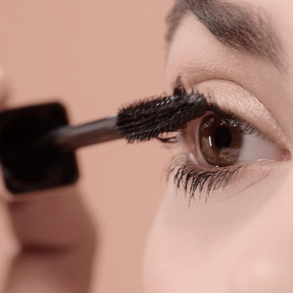 Máscara para Cílios Volume Curvado Lancôme Lash Idôle Gossy Black 8 ml Máscara para Cílios Volume Curvado Lancôme Lash Idôle Gossy Black 8 ml