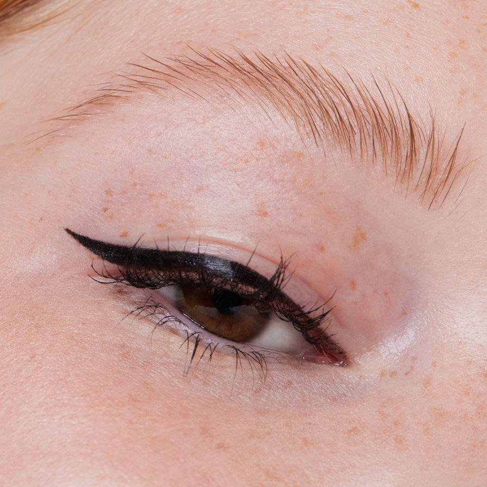 Delineador Líquido Matte Essence Lash Princess Liner Preto 3 ml Delineador Líquido Matte Essence Lash Princess Liner Preto 3 ml