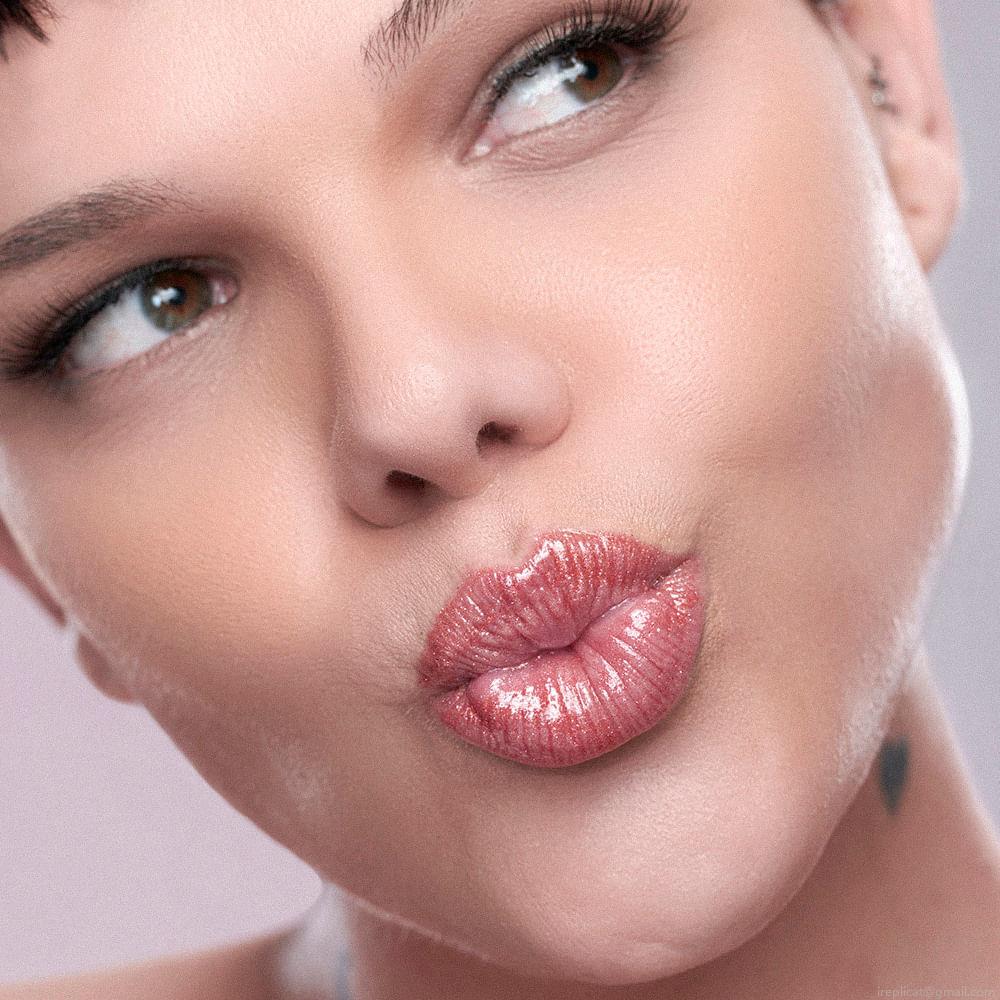 Gloss Labial Líquido Brilho Intenso Karen Bachini Vênus 3,5 g Gloss Labial Líquido Brilho Intenso Karen Bachini Vênus 3,5 g