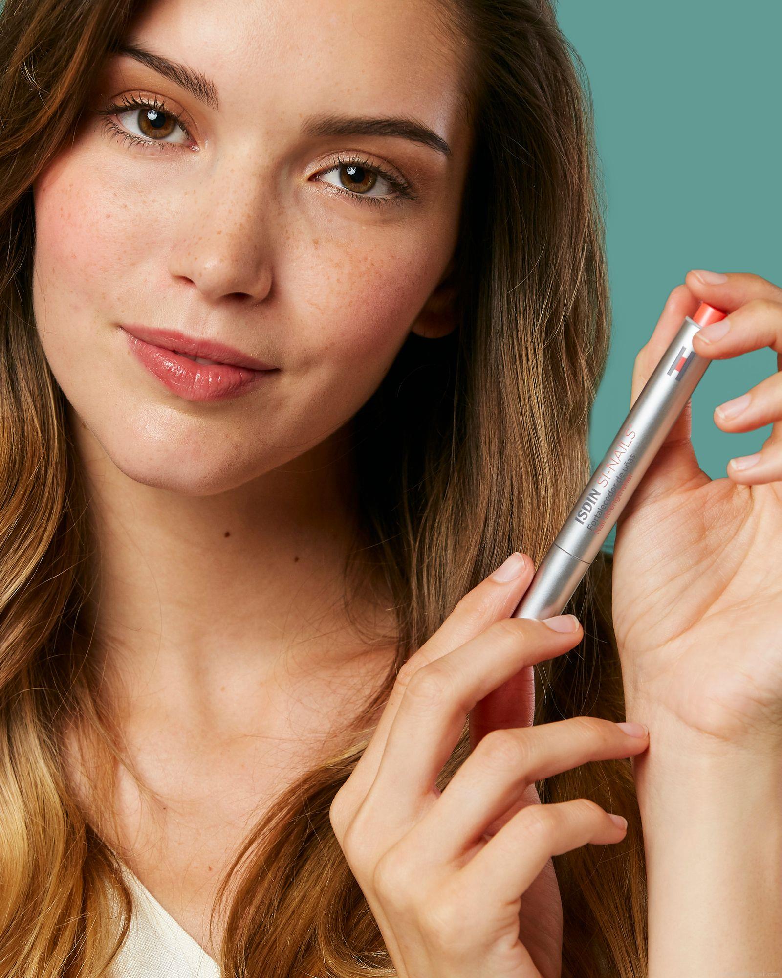 Fortalecedor de unha em Caneta Isdin Si-Nails 2,5 ml Fortalecedor de unha em Caneta Isdin Si-Nails 2,5 ml