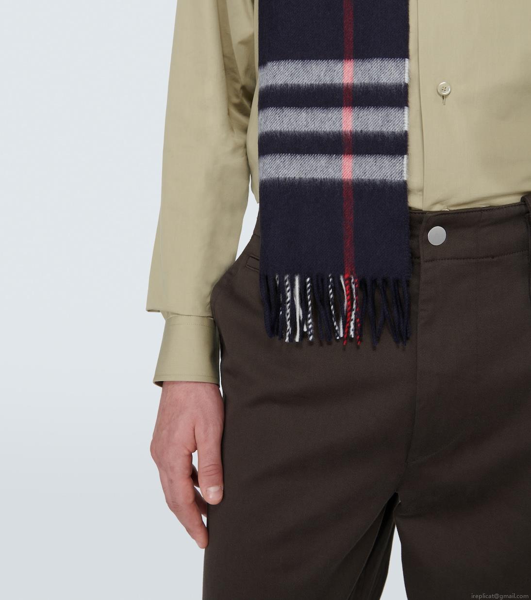 BurberryClassic Check cashmere scarf BurberryClassic Check cashmere scarf