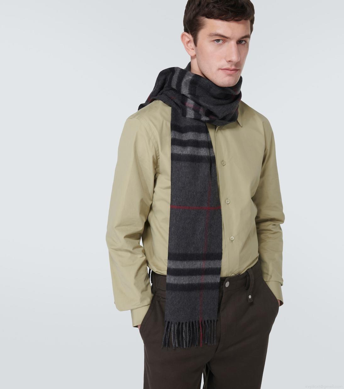 BurberryClassic Check cashmere scarf BurberryClassic Check cashmere scarf