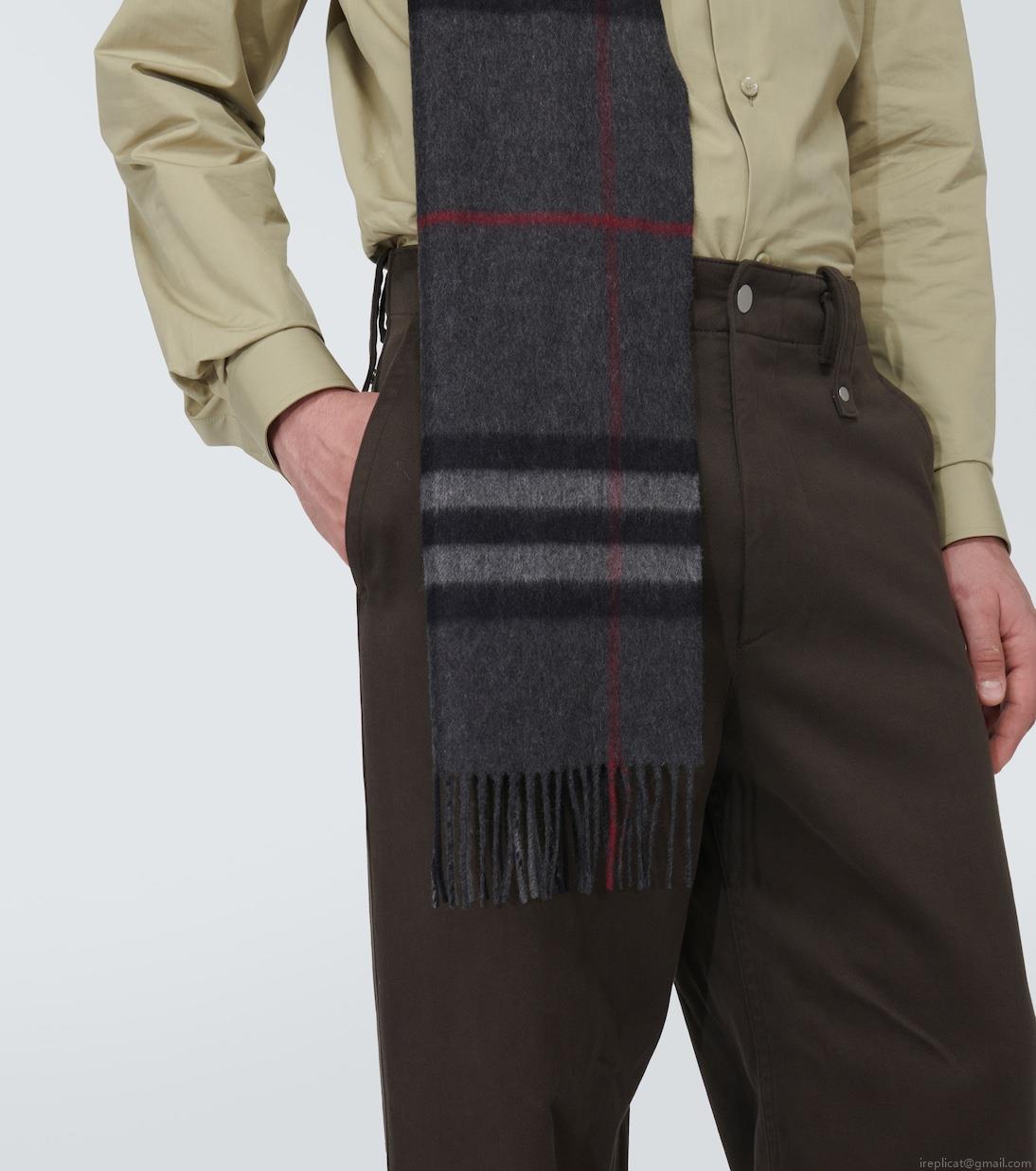 BurberryClassic Check cashmere scarf BurberryClassic Check cashmere scarf