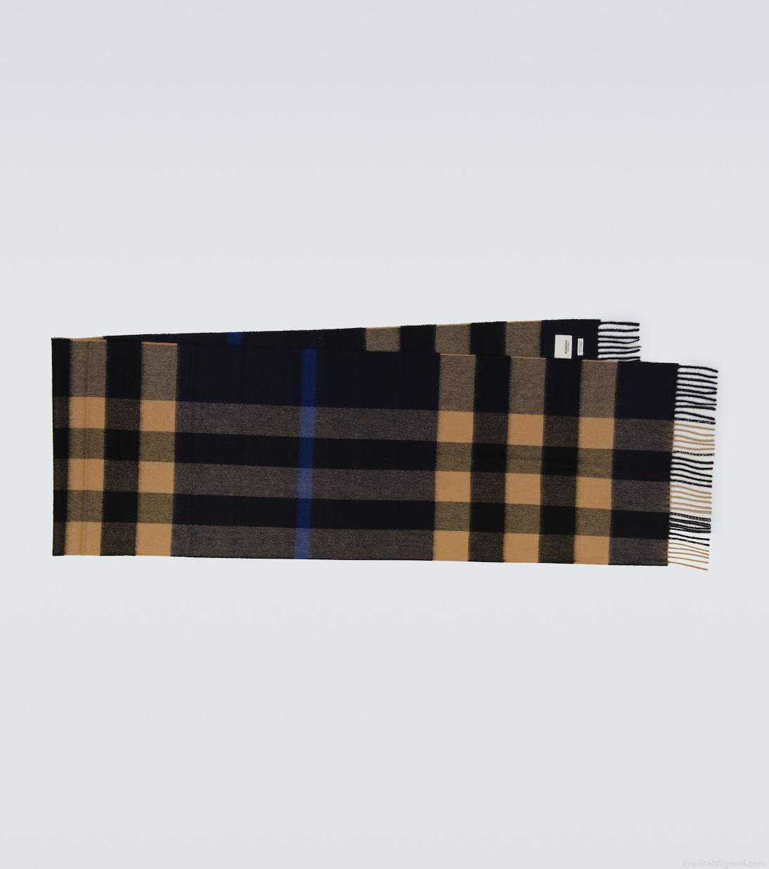 BurberryClassic cashmere scarf BurberryClassic cashmere scarf