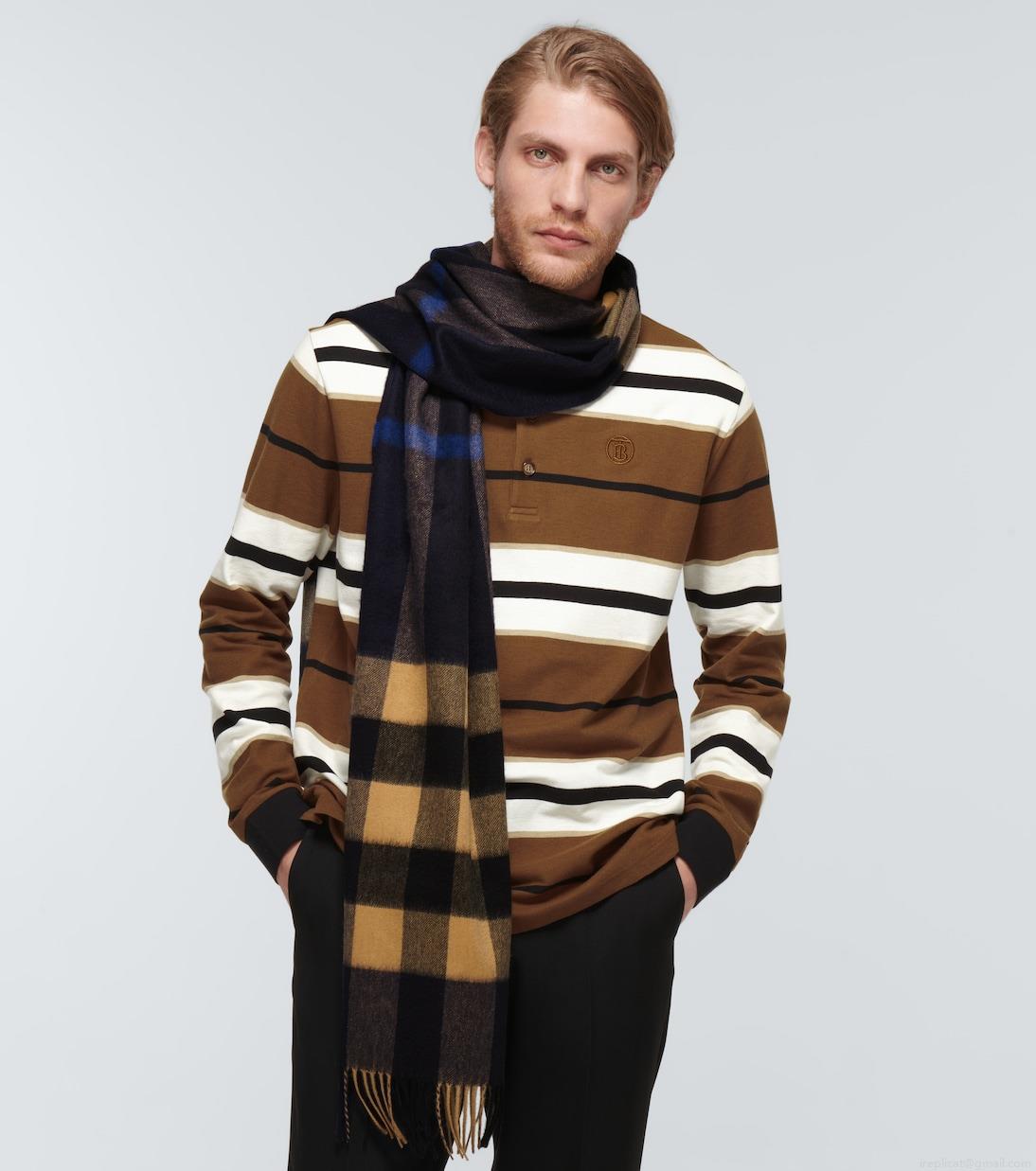 BurberryClassic cashmere scarf BurberryClassic cashmere scarf