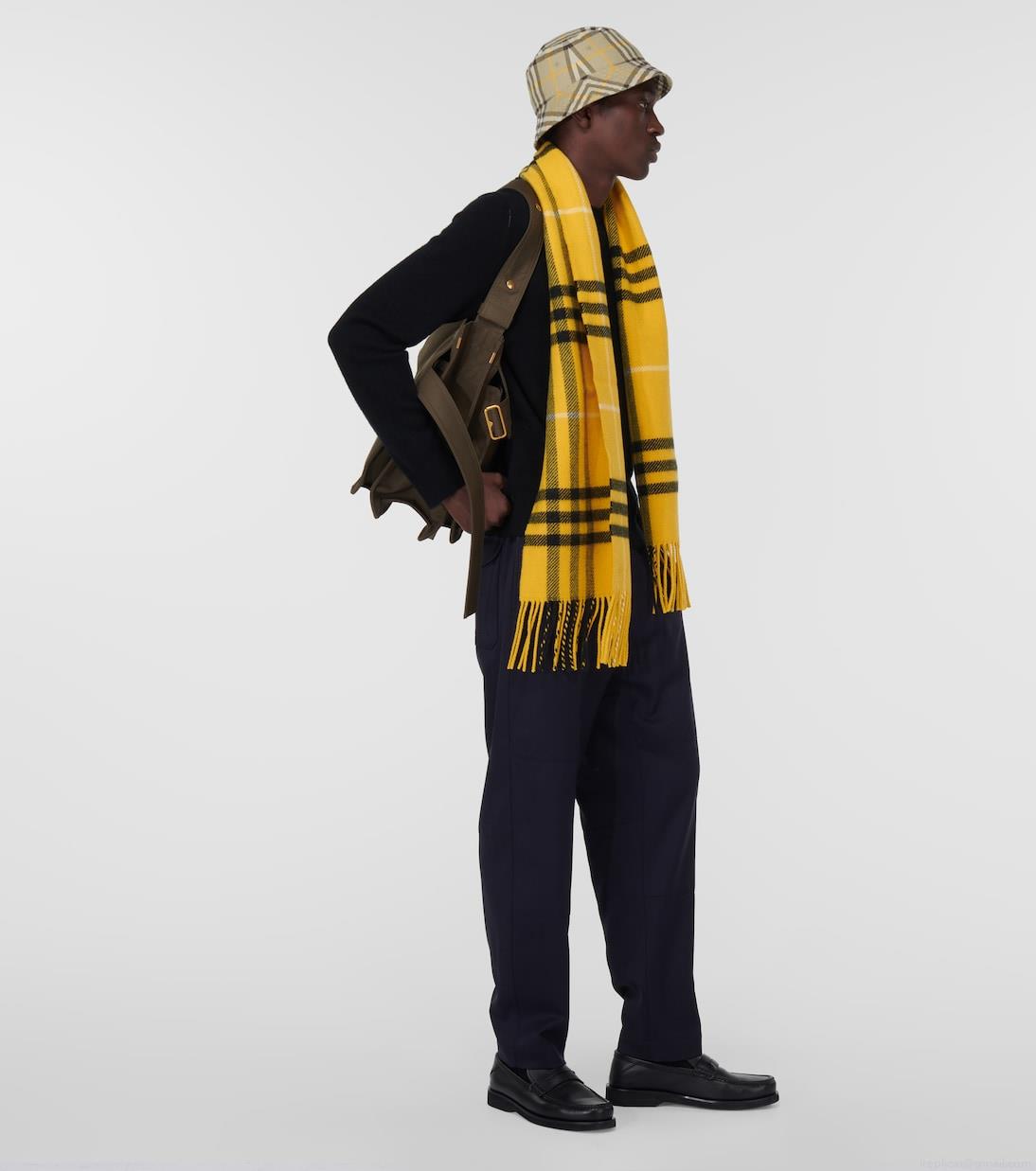 BurberryBurberry Check wool and cashmere scarf BurberryBurberry Check wool and cashmere scarf