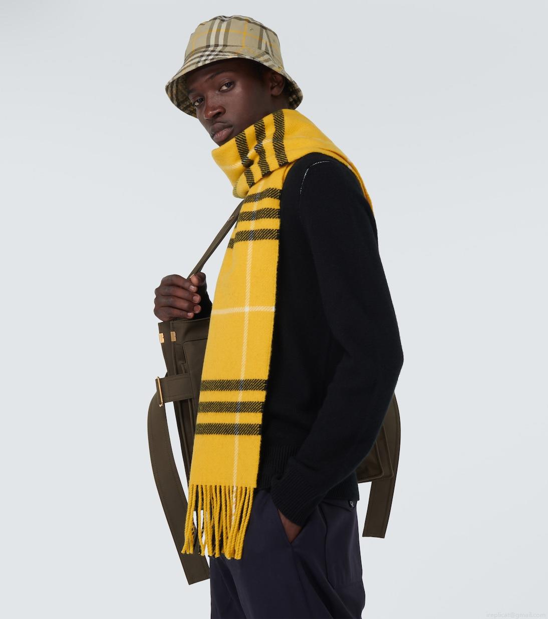 BurberryBurberry Check wool and cashmere scarf BurberryBurberry Check wool and cashmere scarf