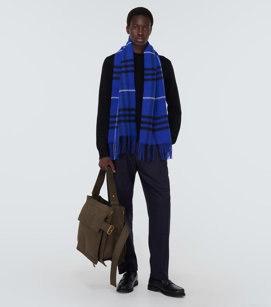 BurberryBurberry Check wool and cashmere scarf BurberryBurberry Check wool and cashmere scarf