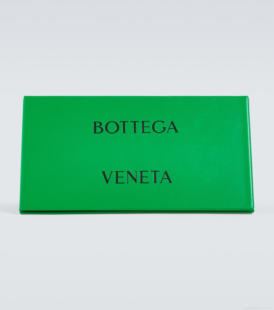 Bottega VenetaUnapologetic rectangular sunglasses Bottega VenetaUnapologetic rectangular sunglasses