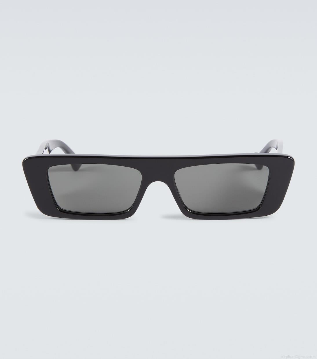 GucciLogo rectangular sunglasses GucciLogo rectangular sunglasses