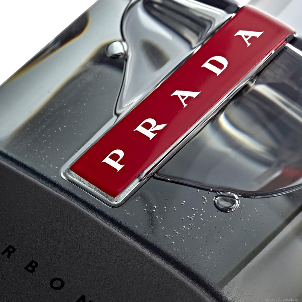 Kit Perfume Prada Luna Rossa Carbon Eau de Toilette Masculino 100 ml + Miniatura 10 ml Kit Perfume Prada Luna Rossa Carbon Eau de Toilette Masculino 100 ml + Miniatura 10 ml