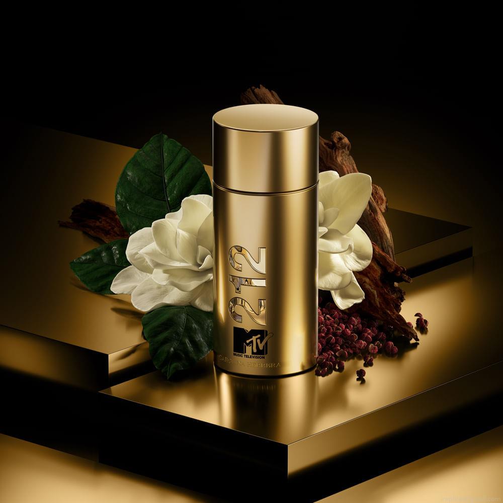 Perfume Carolina Herrera 212 Men Nyc Mtv Music Television Masculino Eau de Toilette 100 ml Perfume Carolina Herrera 212 Men Nyc Mtv Music Television Masculino Eau de Toilette 100 ml