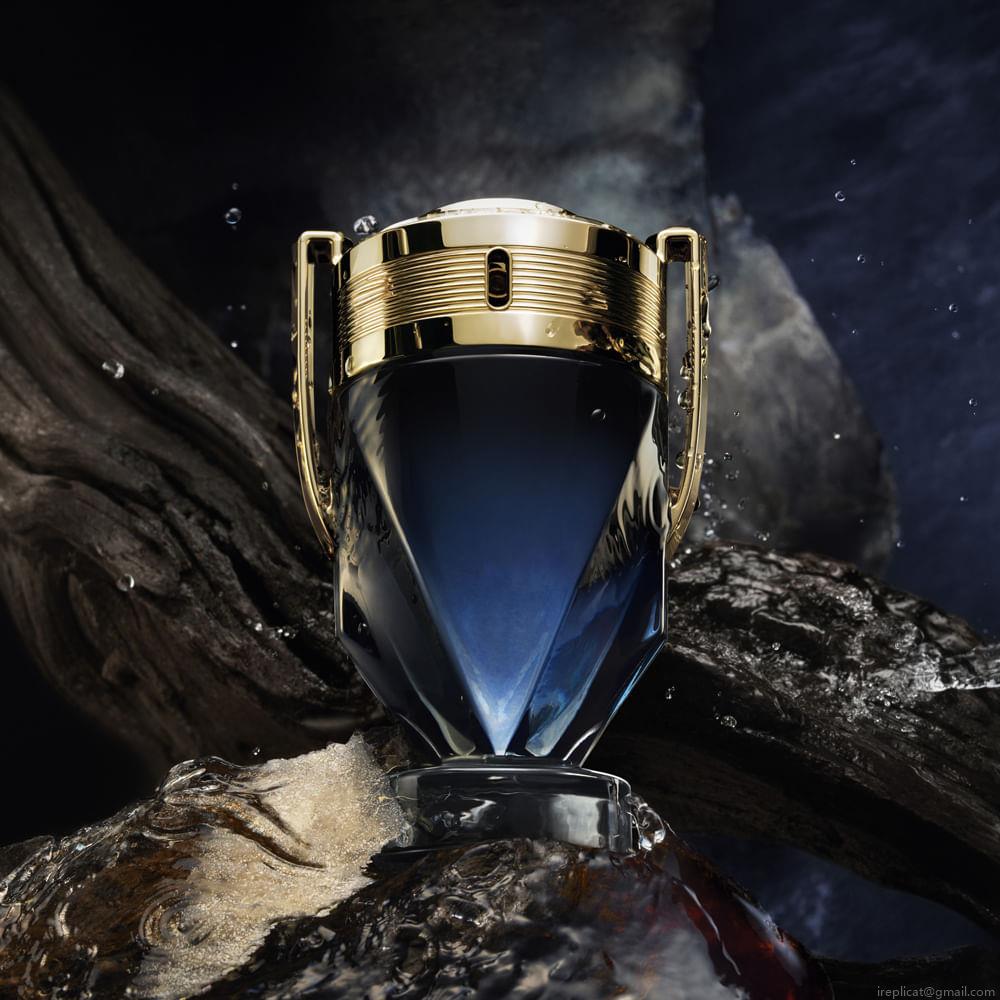 Perfume Paco Rabanne Invictus Parfum Masculino 50 ml Perfume Paco Rabanne Invictus Parfum Masculino 50 ml