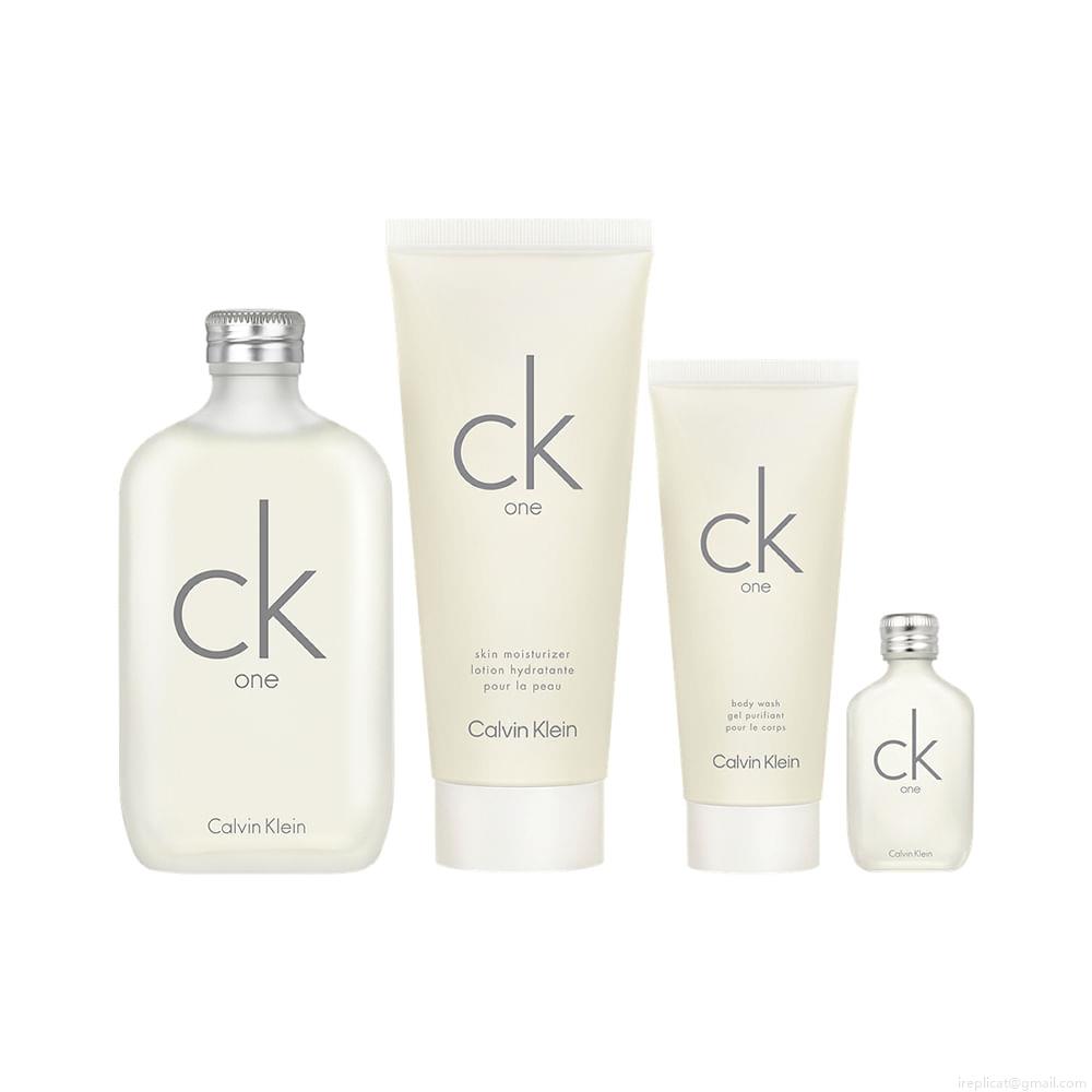 Kit Perfume Calvin Klein Ck One Eau de Toilette Feminino 200 ml + Gel De Banho 100 ml + Loção Corporal 100 ml + Miniatura 15 ml Kit Perfume Calvin Klein Ck One Eau de Toilette Feminino 200 ml + Gel De Banho 100 ml + Loção Corporal 100 ml + Miniatura 15 ml