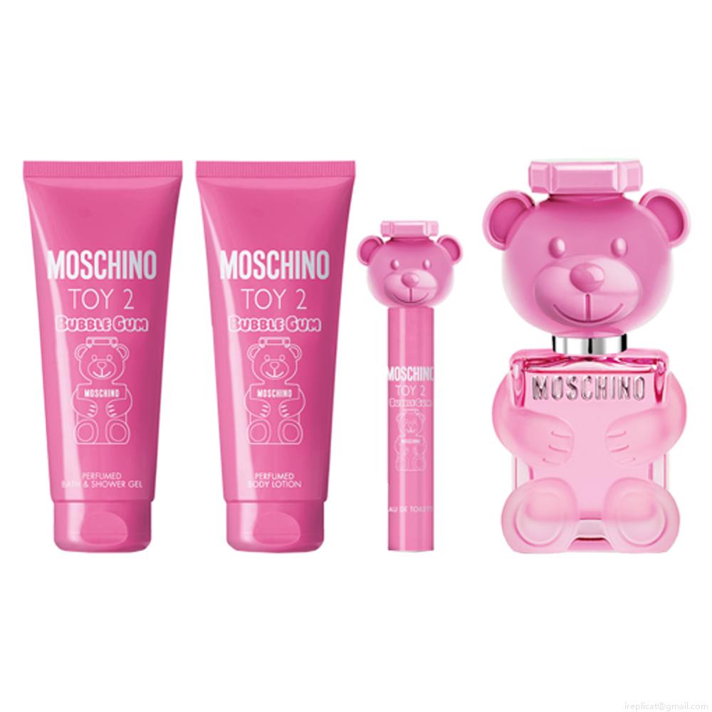 Kit Perfume Moschino Toy 2 Bubble Gum Wom Eau de Toilette 100 ml + Miniatura 10 ml + Gel de Banho 100 ml + Loção Corporal 100 ml Kit Perfume Moschino Toy 2 Bubble Gum Wom Eau de Toilette 100 ml + Miniatura 10 ml + Gel de Banho 100 ml + Loção Corporal 100 ml