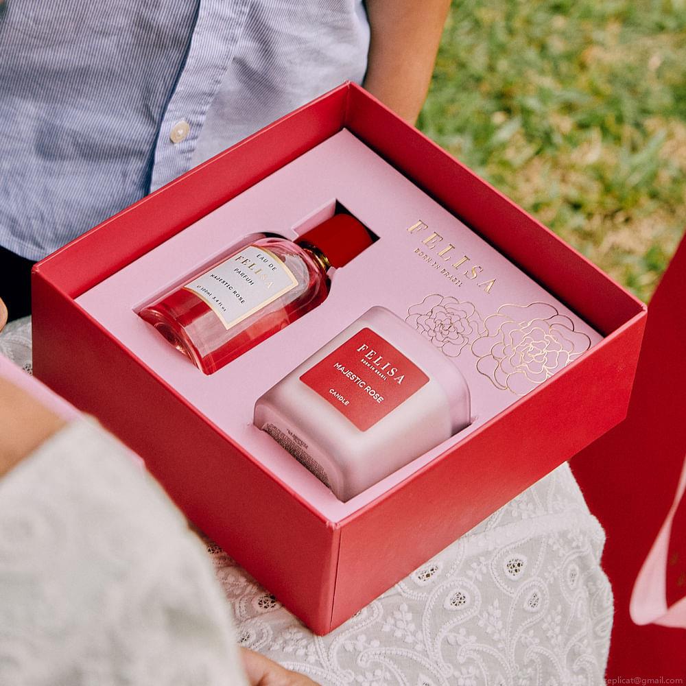 Kit Perfume Majestic Rose Eau de Parfum Feminino 100 ml + Vela Perfumada 150 g Kit Perfume Majestic Rose Eau de Parfum Feminino 100 ml + Vela Perfumada 150 g