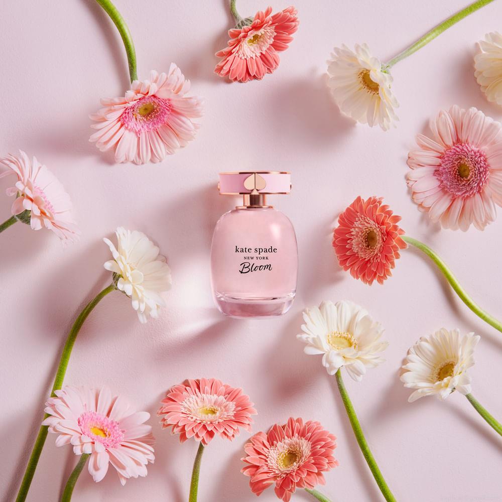 Perfume Kate Spade Bloom Eau de Toilette Feminino 60 ml Perfume Kate Spade Bloom Eau de Toilette Feminino 60 ml