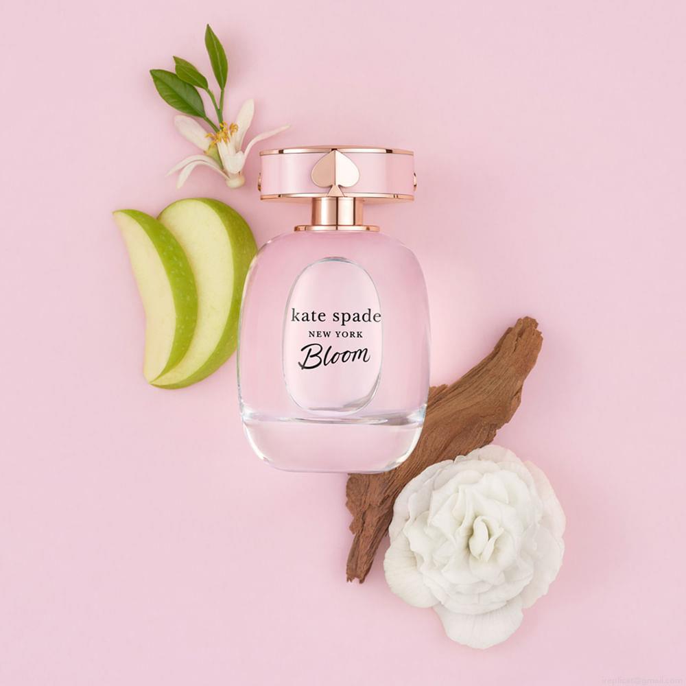 Perfume Kate Spade Bloom Eau de Toilette Feminino 40 ml Perfume Kate Spade Bloom Eau de Toilette Feminino 40 ml