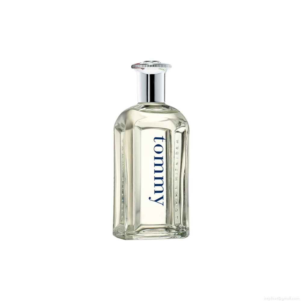 Perfume Tommy Hilfiger Masculino Eau de Toilette 30 ml Perfume Tommy Hilfiger Masculino Eau de Toilette 30 ml