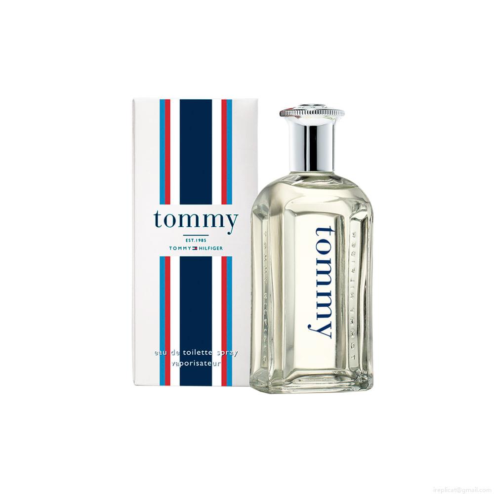 Perfume Tommy Hilfiger Masculino Eau de Toilette 30 ml Perfume Tommy Hilfiger Masculino Eau de Toilette 30 ml