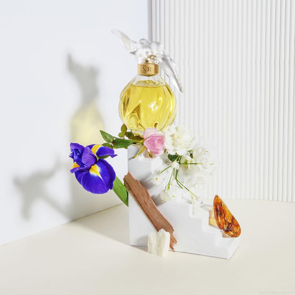 Perfume Nina Ricci L'Air Du Temps Feminino Eau de Toilette 50 ml Perfume Nina Ricci L'Air Du Temps Feminino Eau de Toilette 50 ml