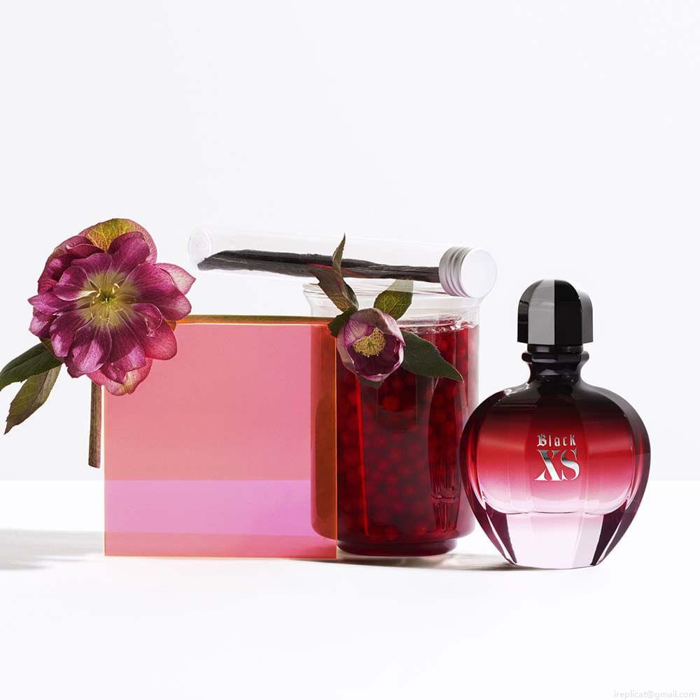 Perfume Paco Rabanne Black XS For Her Feminino Eau de Parfum 80 ml Perfume Paco Rabanne Black XS For Her Feminino Eau de Parfum 80 ml