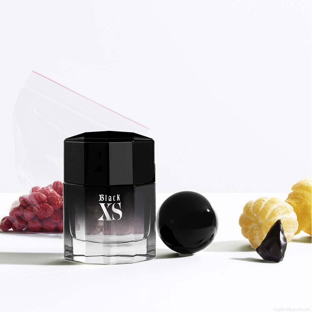 Perfume Paco Rabanne Black XS Masculino Eau de Toilette 100 ml Perfume Paco Rabanne Black XS Masculino Eau de Toilette 100 ml
