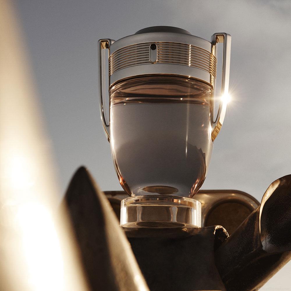Perfume Paco Rabanne Invictus Masculino Eau de Toilette 200 ml Perfume Paco Rabanne Invictus Masculino Eau de Toilette 200 ml