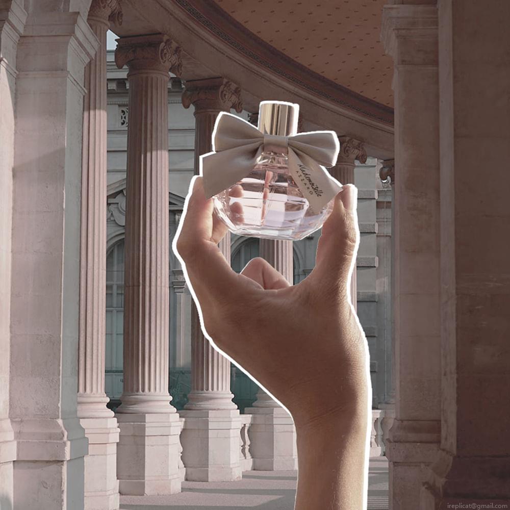 Perfume Azzaro Mademoiselle Feminino Eau de Toilette 50 ml Perfume Azzaro Mademoiselle Feminino Eau de Toilette 50 ml