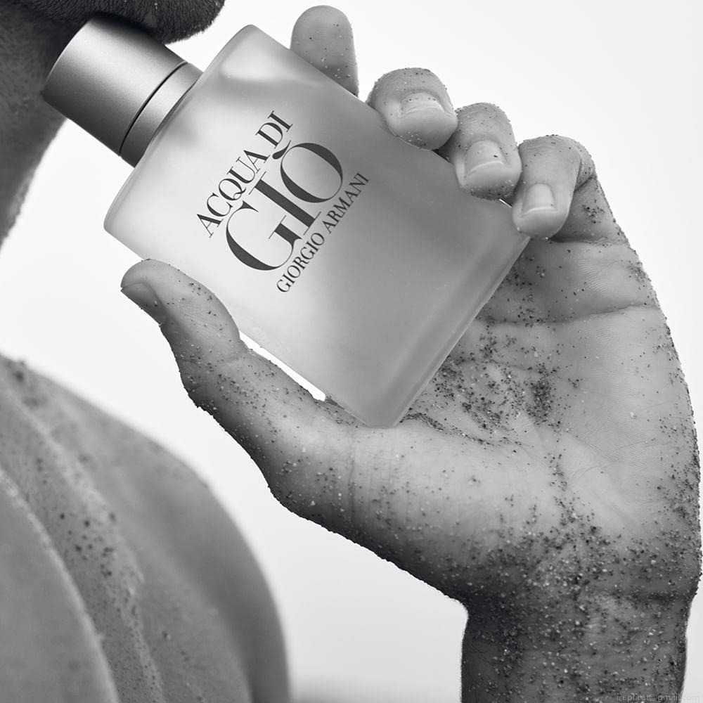 Perfume Giorgio Armani Acqua Di Giò Homme Masculino Eau de Toilette 200 ml Perfume Giorgio Armani Acqua Di Giò Homme Masculino Eau de Toilette 200 ml