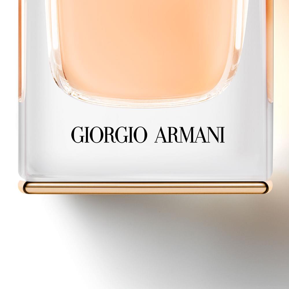 Perfume Giorgio Armani Sì Feminino Eau de Parfum 30 ml Perfume Giorgio Armani Sì Feminino Eau de Parfum 30 ml