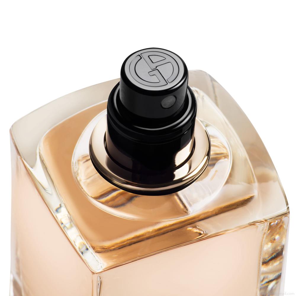 Perfume Giorgio Armani Sì Feminino Eau de Parfum 30 ml Perfume Giorgio Armani Sì Feminino Eau de Parfum 30 ml