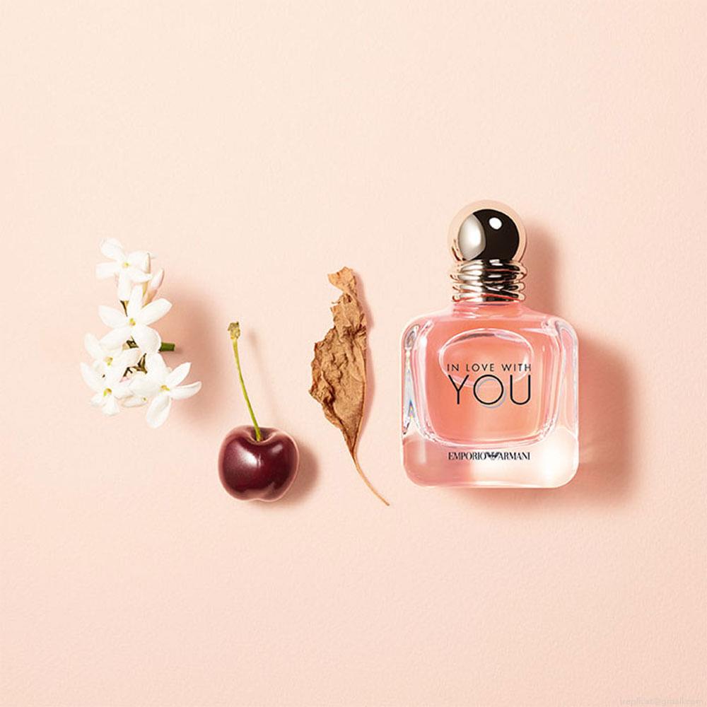 Perfume Giorgio Armani Emporio In Love With You Feminino Eau de Parfum 50 ml Perfume Giorgio Armani Emporio In Love With You Feminino Eau de Parfum 50 ml
