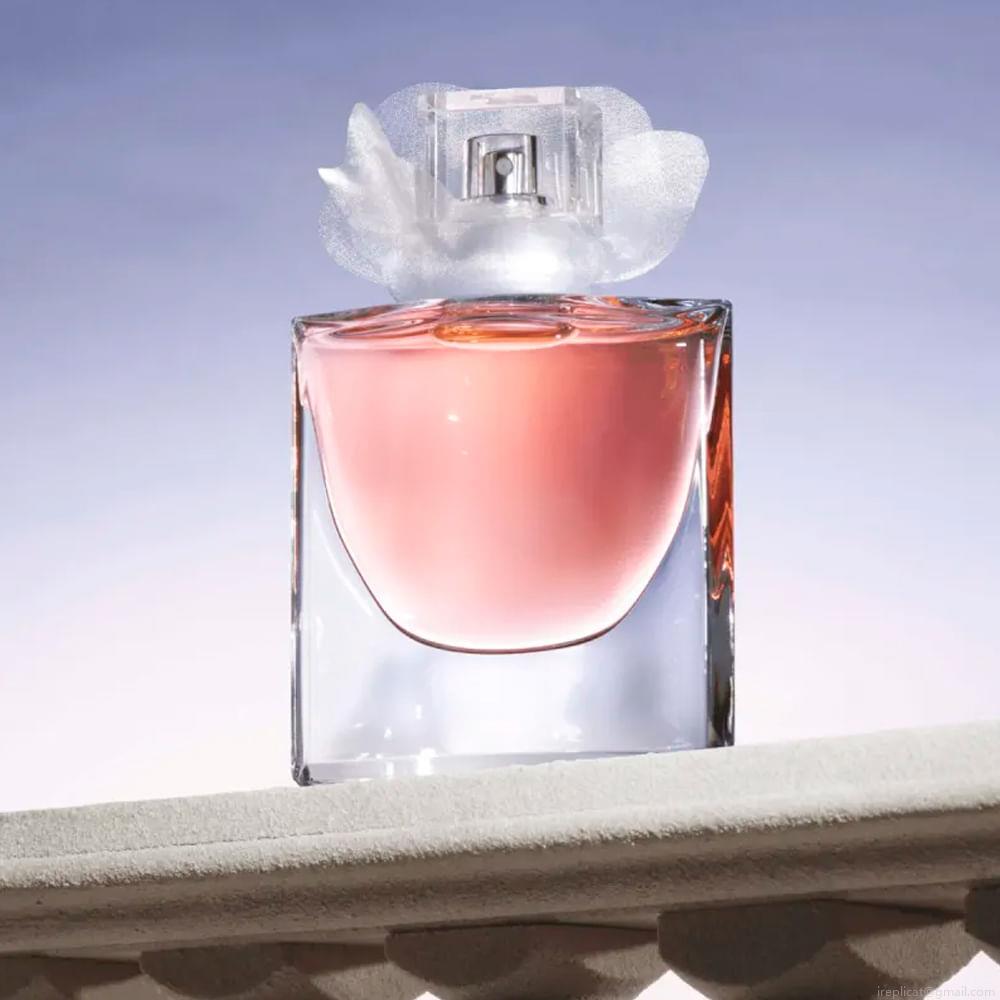 Perfume Lancôme La Vie Est Belle L'Éveil Feminino Eau de Parfum 50 ml Perfume Lancôme La Vie Est Belle L'Éveil Feminino Eau de Parfum 50 ml