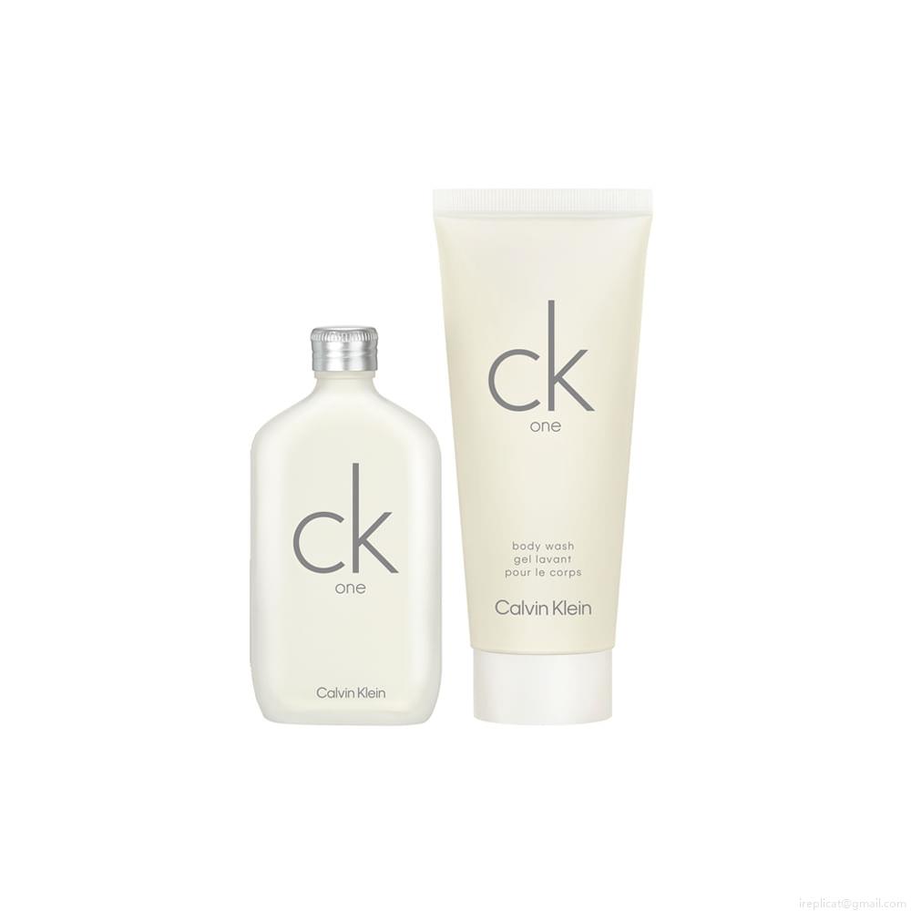 Kit Calvin Klein CK One Unissex Eau de Toilette 50 ml + Gel de Banho 100 ml Kit Calvin Klein CK One Unissex Eau de Toilette 50 ml + Gel de Banho 100 ml