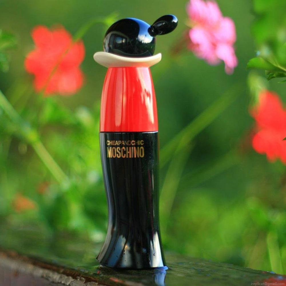 Perfume Moschino Cheap & Chic Feminino Eau de Toilette 100 ml Perfume Moschino Cheap & Chic Feminino Eau de Toilette 100 ml