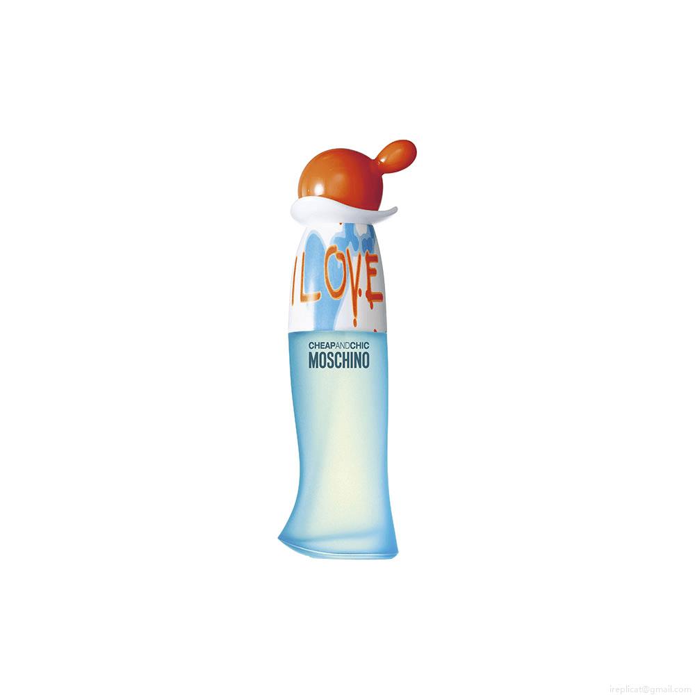 Perfume Moschino Cheap & Chic I Love Love Feminino Eau de Toilette 30 ml Perfume Moschino Cheap & Chic I Love Love Feminino Eau de Toilette 30 ml