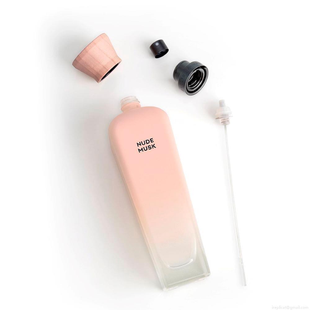 Perfume Adolfo Dominguez Nude Musk Feminino Eau de Parfum 120 ml Perfume Adolfo Dominguez Nude Musk Feminino Eau de Parfum 120 ml