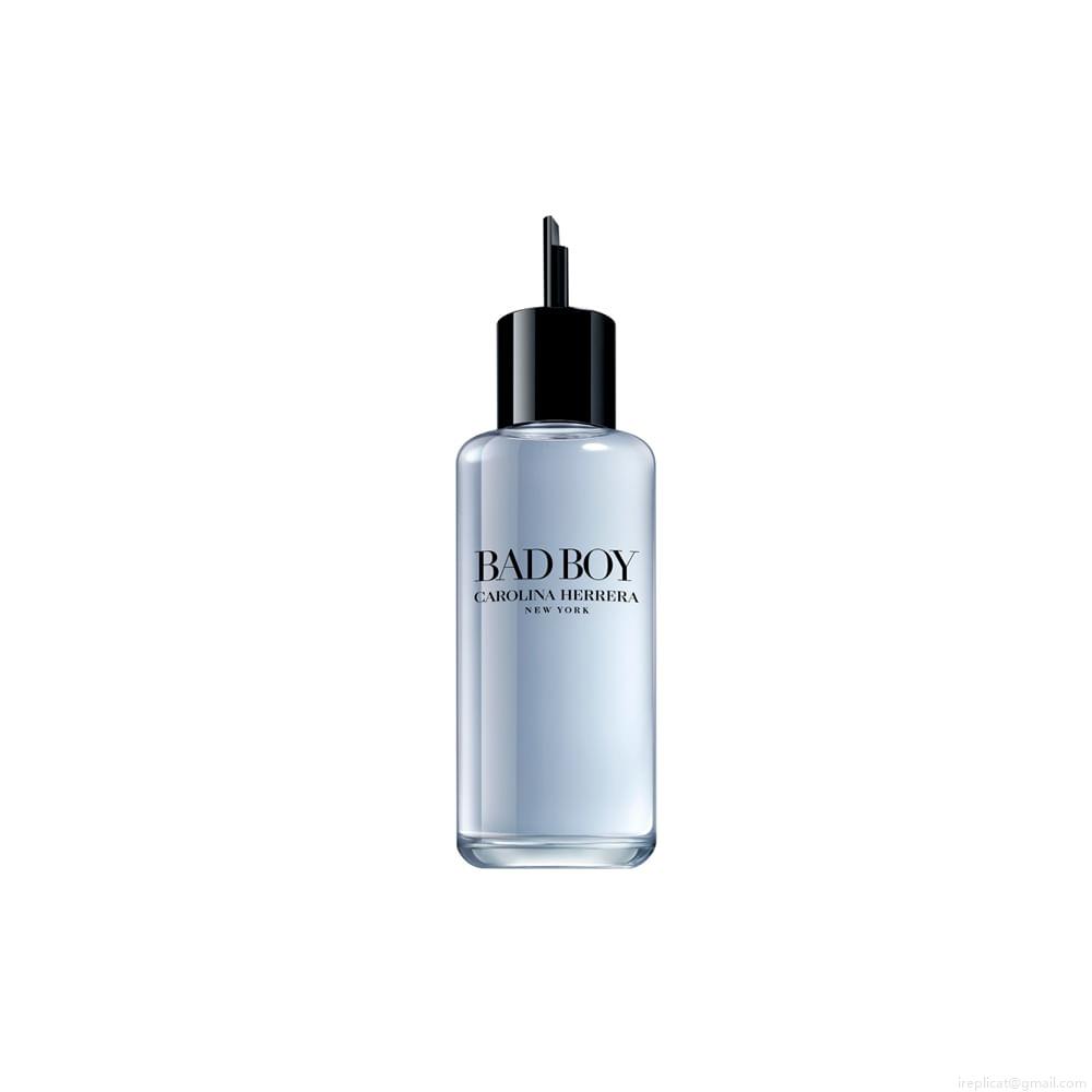 Perfume Carolina Herrera Bad Boy Masculinno Eau de Toilette Refil 200 ml Perfume Carolina Herrera Bad Boy Masculinno Eau de Toilette Refil 200 ml