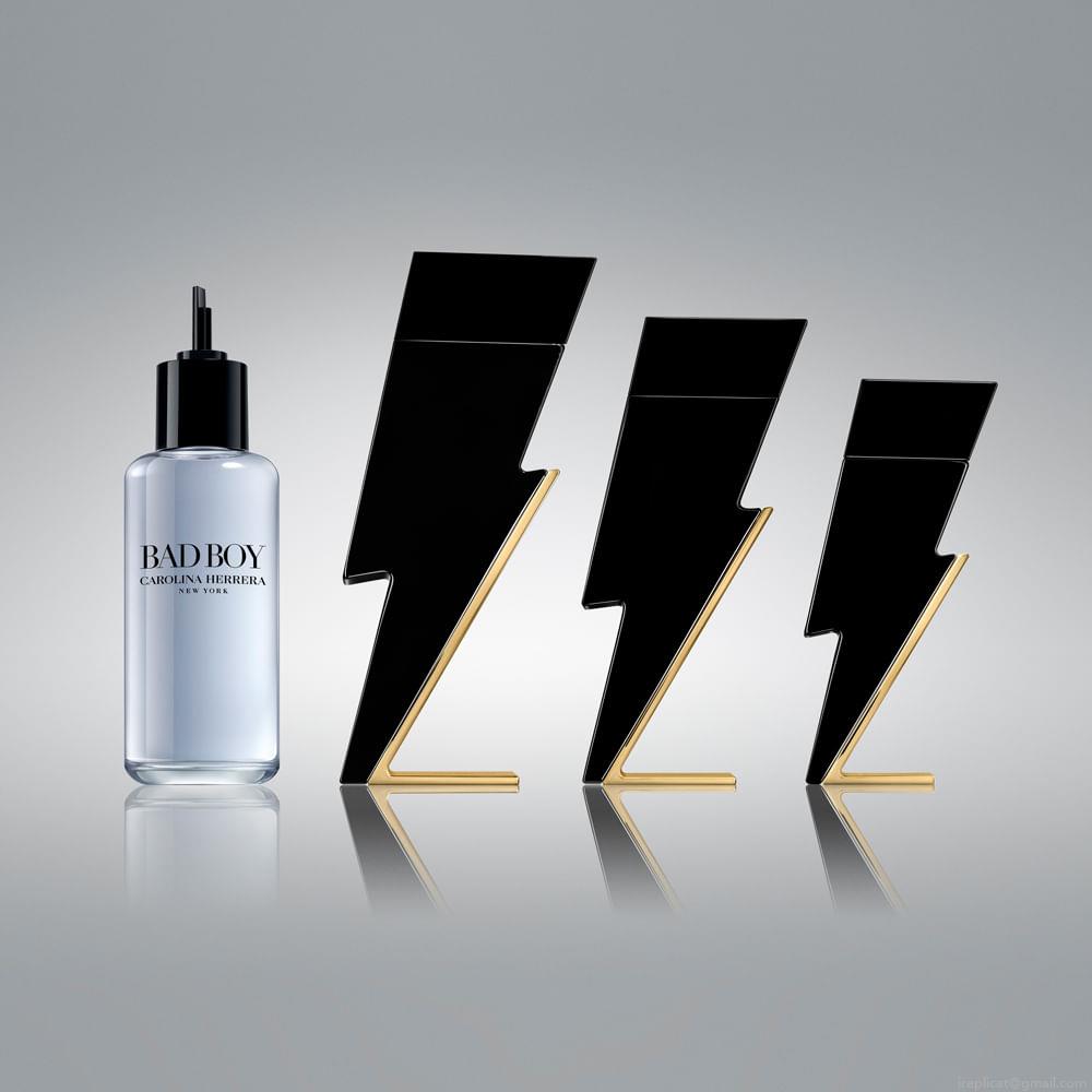 Perfume Carolina Herrera Bad Boy Masculinno Eau de Toilette Refil 200 ml Perfume Carolina Herrera Bad Boy Masculinno Eau de Toilette Refil 200 ml