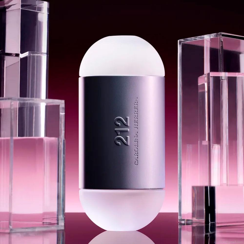Perfume Carolina Herrera 212 Vip Rosé Elixir Feminino Eau de Parfum 30 ml Perfume Carolina Herrera 212 Vip Rosé Elixir Feminino Eau de Parfum 30 ml